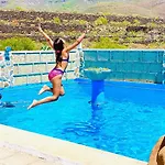 Lykke Piscina Y Jardin By Deihu Experiences * Бусанада