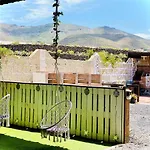 Lykke Piscina Y Jardin By Deihu Experiences Бусанада