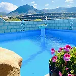 Lykke Piscina Y Jardin By Deihu Experiences