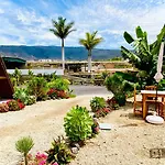 Lykke Piscina Y Jardin By Deihu Experiences * Бусанада