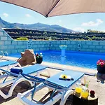 Lykke Piscina Y Jardin By Deihu Experiences *