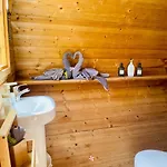 Lykke Piscina Y Jardin By Deihu Experiences * Бусанада