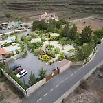 Lykke Piscina Y Jardin By Deihu Experiences