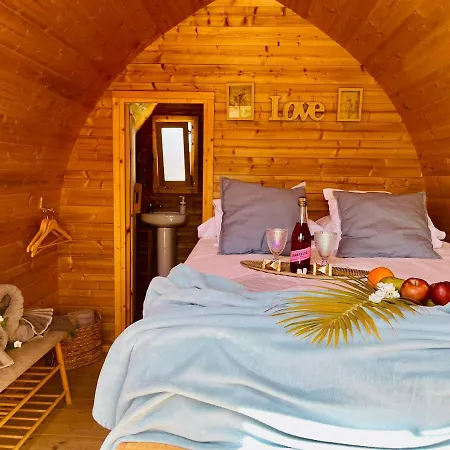 Lykke Sauna Piscina Y Jardin * Buzanada