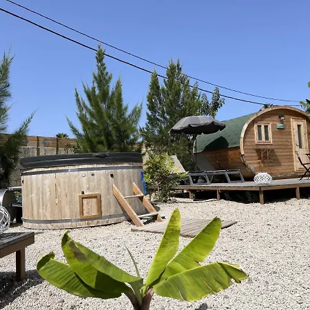 Lykke Sauna Piscina Y Jardin * Buzanada