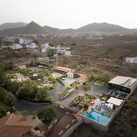 Lykke Piscina Y Jardin By Deihu Experiences Buzanada