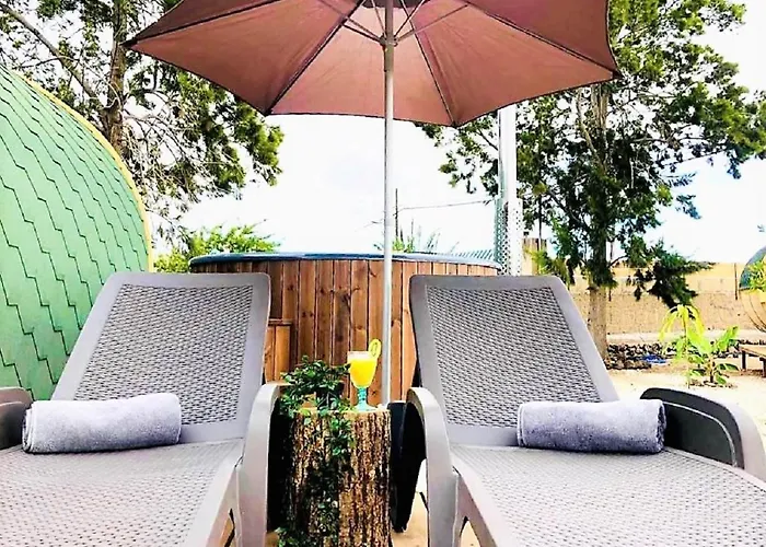 Lykke Piscina Y Jardin By Deihu Experiences * Buzanada