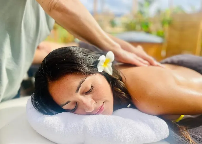 Lykke Piscina Y Jardin By Deihu Experiences * Buzanada