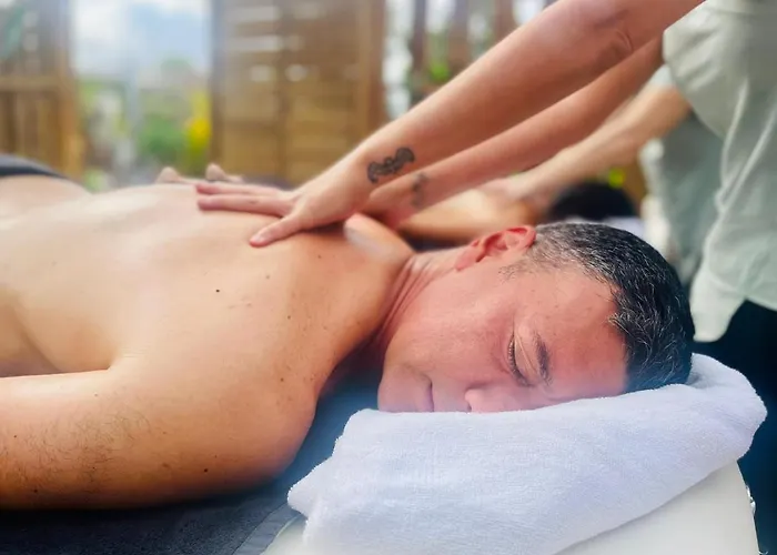 Lykke Piscina Y Jardin By Deihu Experiences