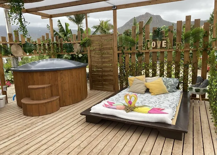 Lykke Piscina Y Jardin By Deihu Experiences *