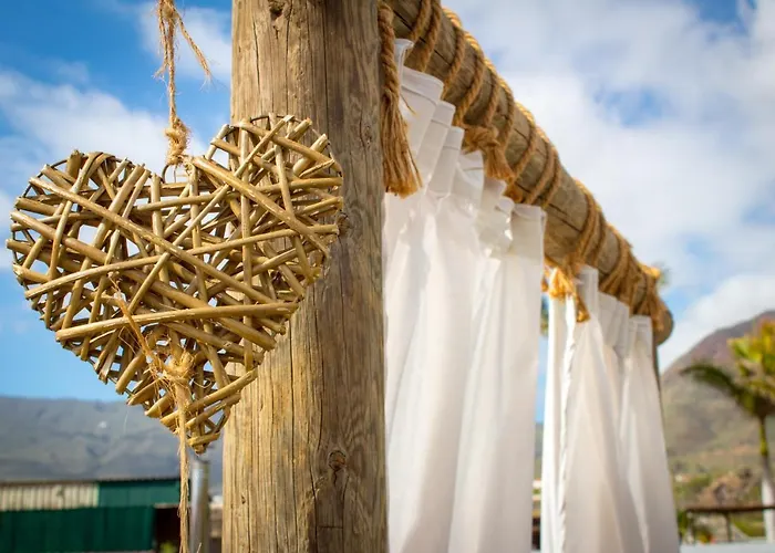 Lykke Piscina Y Jardin By Deihu Experiences *