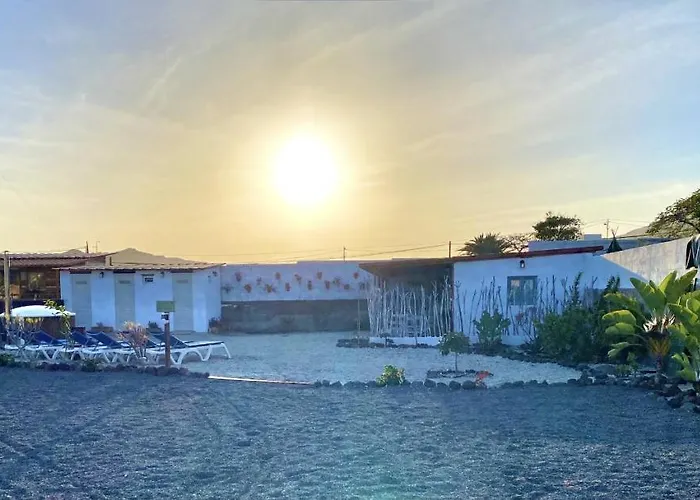 Lykke Piscina Y Jardin By Deihu Experiences *