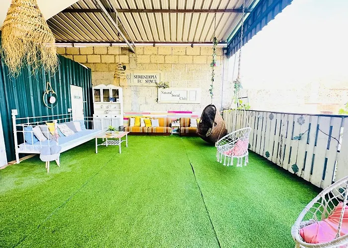 Lykke Piscina Y Jardin By Deihu Experiences *