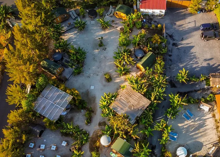 Lykke Piscina Y Jardin By Deihu Experiences * Buzanada