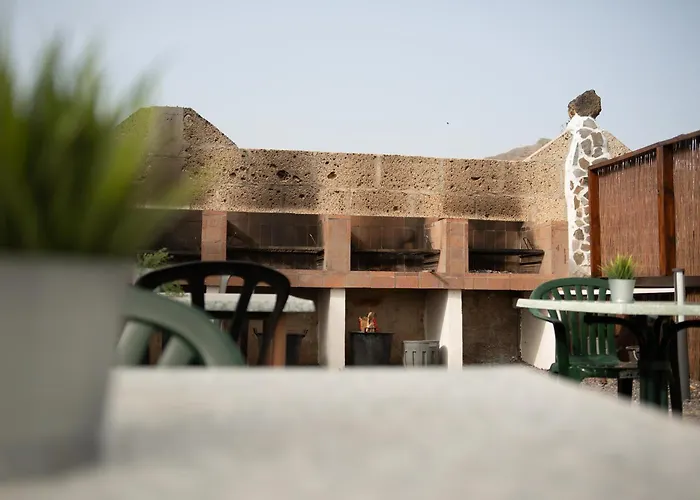 Lykke Piscina Y Jardin By Deihu Experiences Buzanada