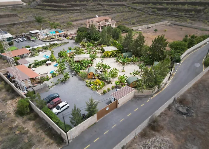 Lykke Piscina Y Jardin By Deihu Experiences