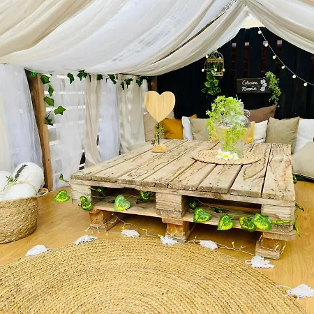 アパート Lykke Piscina Y Jardin By Deihu Experiences Buzanada