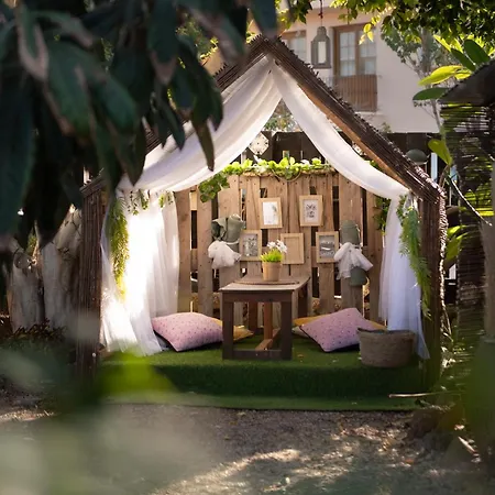 Lykke Piscina Y Jardin By Deihu Experiences アパート Buzanada