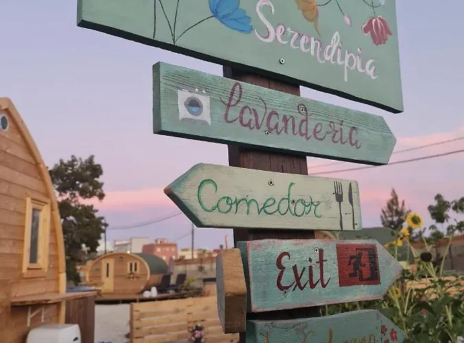 Lykke Piscina Y Jardin By Deihu Experiences