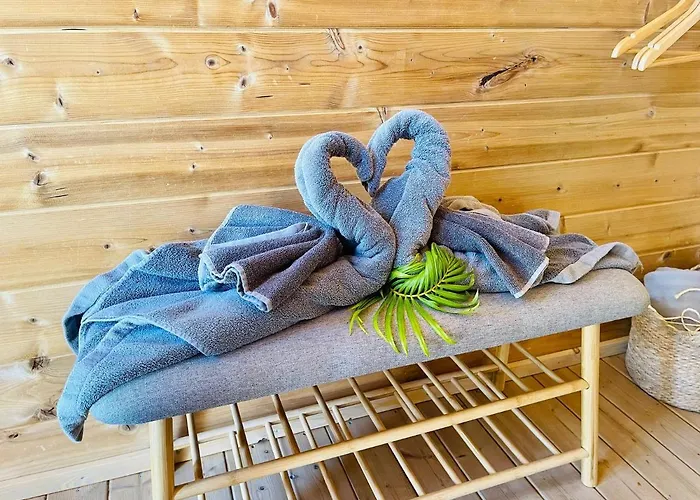 Lykke Piscina Y Jardin By Deihu Experiences *