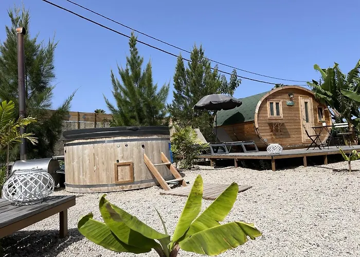 Lykke Piscina Y Jardin By Deihu Experiences * Buzanada