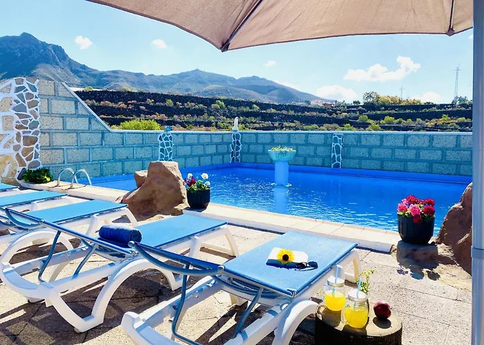 Lykke Piscina Y Jardin By Deihu Experiences *