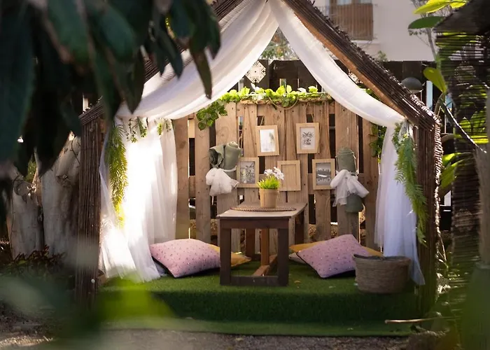 Lykke Piscina Y Jardin By Deihu Experiences Daire Buzanada