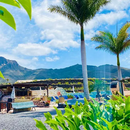 Lykke Piscina Y Jardin By Deihu Experiences *