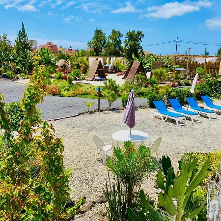 Lykke Piscina Y Jardin By Deihu Experiences Buzanada