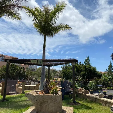 Lykke Piscina Y Jardin By Deihu Experiences