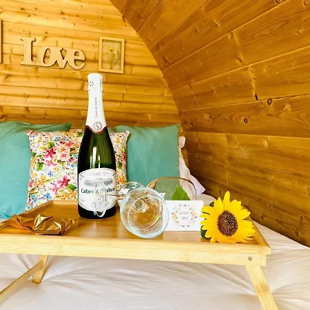 Apartment Lykke Piscina Y Jardin By Deihu Experiences *