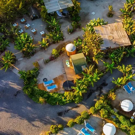 Lykke Piscina Y Jardin By Deihu Experiences *