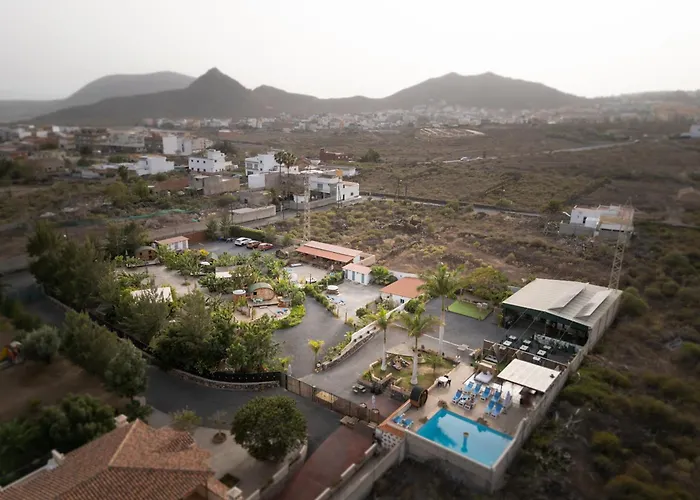 Lykke Piscina Y Jardin By Deihu Experiences Buzanada